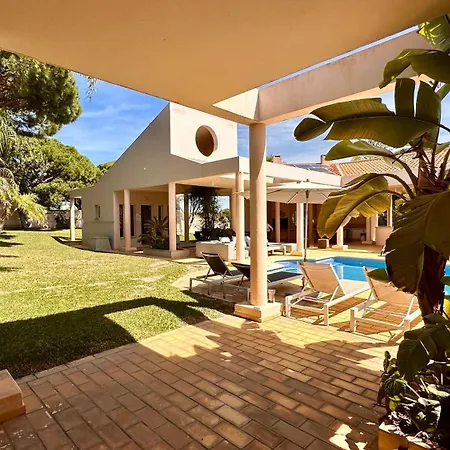 Seventies - Private Pool - 16 Guests -