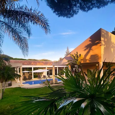 Seventies - Private Pool - 16 Guests - * Quarteira