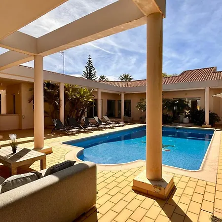 Villa Seventies - Private Pool - 16 Guests -
