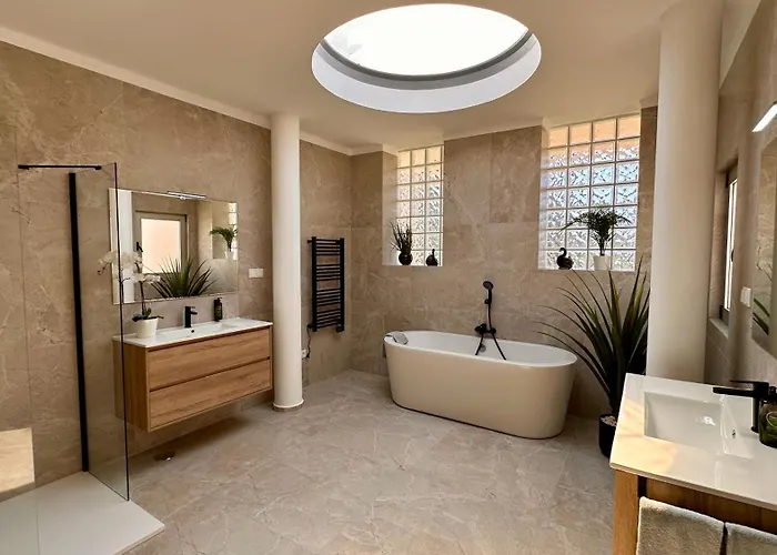 Seventies - Private Pool - 16 Guests - Quarteira 别墅