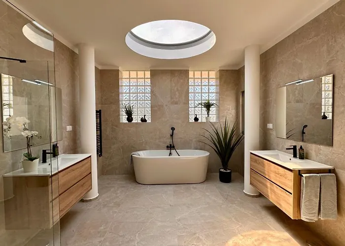 Villa Seventies - Private Pool - 16 Guests - Quarteira Quarteira