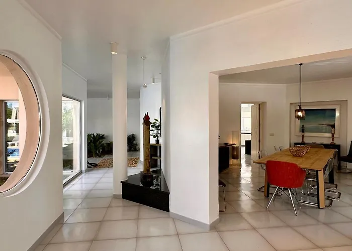 Villa Seventies CIP *