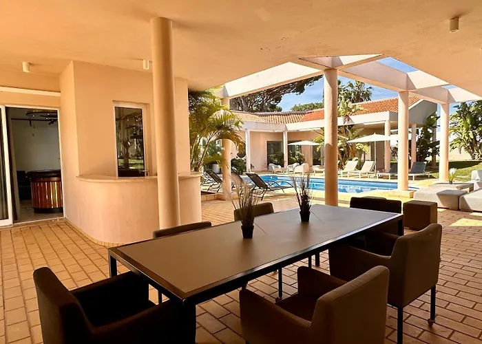 Seventies - Private Pool - 16 Guests - Quarteira فيلة كوارتيرا