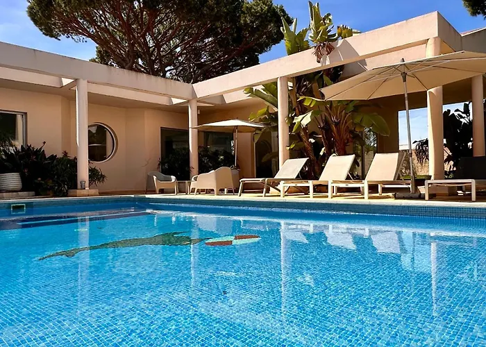 فيلة Seventies - Private Pool - 16 Guests - Quarteira *