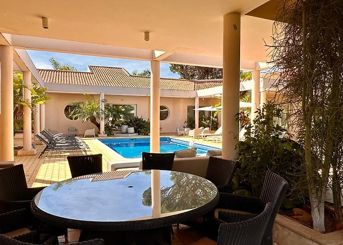 Seventies - Private Pool - 16 Guests - Quarteira * كوارتيرا
